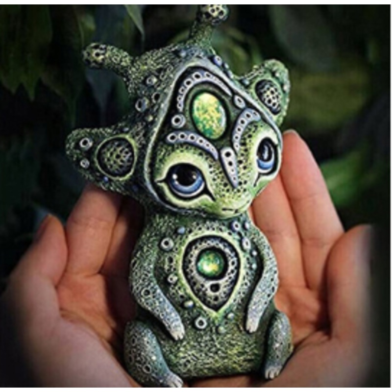 3PCS Four Eyes Fantasy Three-Eyed Alien Figurine Set – 3 Piece Resin Sculptures for Home & Garden Decor