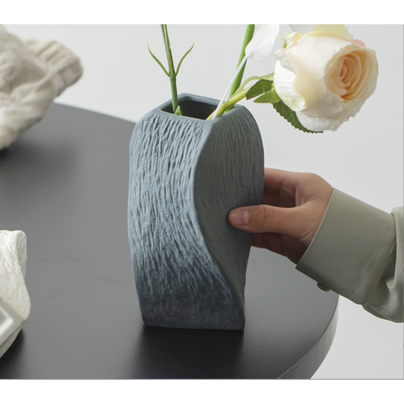 Grey Abstract Twisted Ceramic Vase – Artistic Minimalist Flower Holder for Home Decor (20x10x10cm)